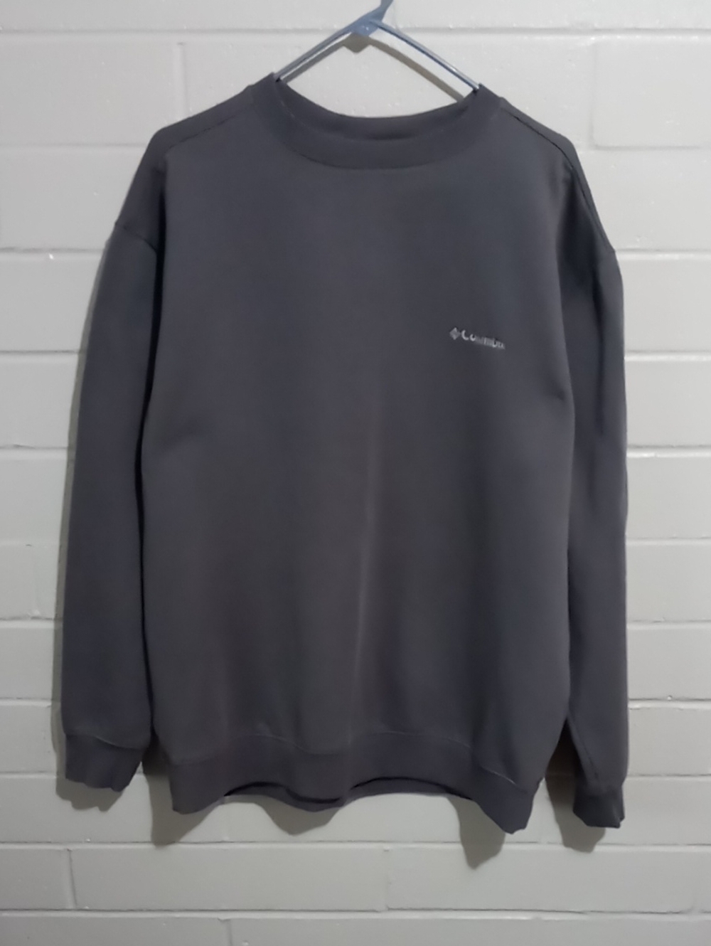 NWOT Columbia Grey Crewneck Sweatshirt